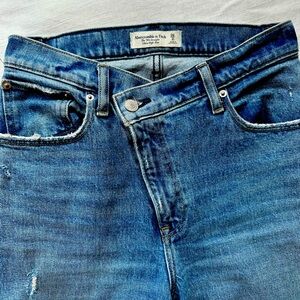 Cross over Jeans
